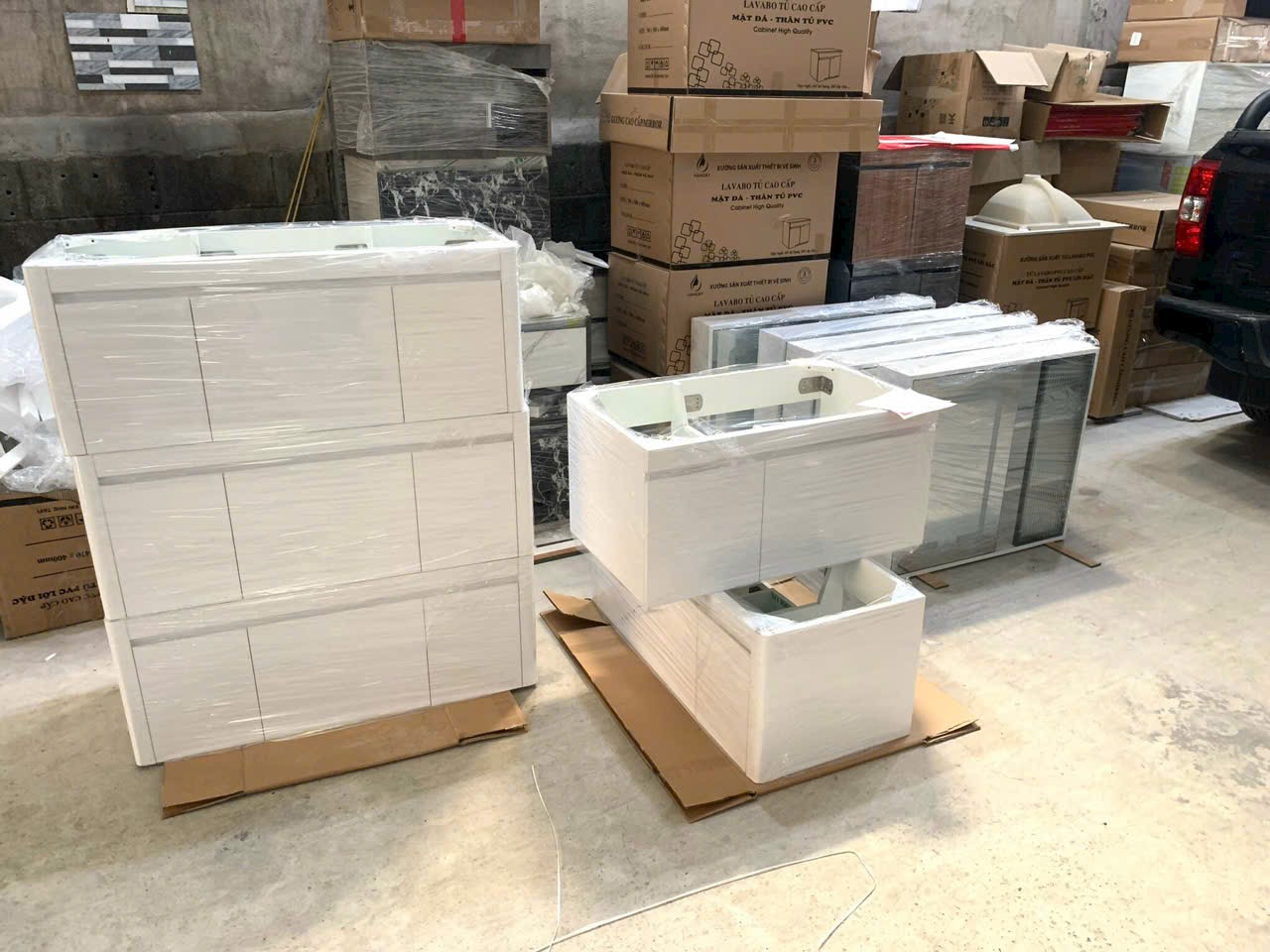 Tủ lavabo làm bằng gỗ plywood phủ melamine