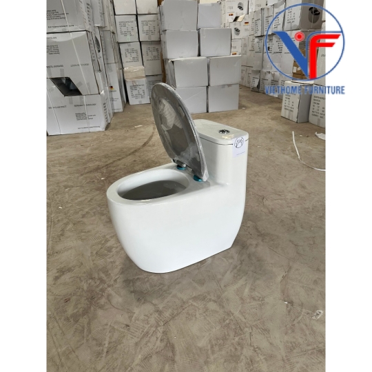 Bồn cầu 1 khối trắng men sứ nano kích thước nhỏ