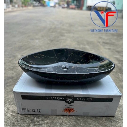 Lavabo tam giác màu đen có vân vàng