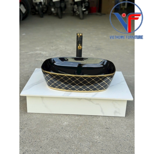 Lavabo đặt bàn màu đen sọc ca rô vàng