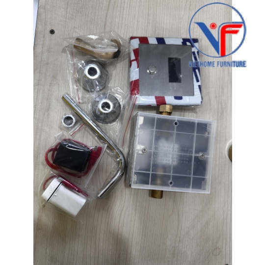 Xả tiểu cảm ứng  âm tường, Xả Tiểu Nam có nút xả cơ hàng đồng thau cao cấp dùng điện AC và DC